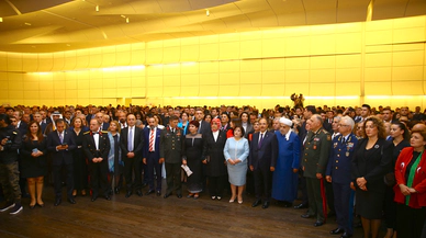 Azerbaycan'da Cumhuriyeti'nin 100. yılı resepsiyonu. Flaş sözler