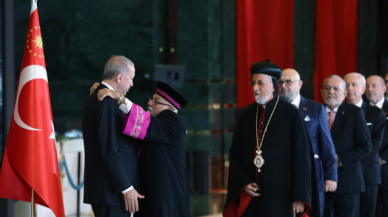 Cumhurbaşkanı Erdoğan öylece kalakaldı! Resepsiyona damga vuran kare