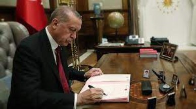 Cumhurbaşkanı Erdoğan imzaladı Resmi Gazete'de yayımlandı: Gece yarısı flaş atamalar