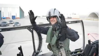 Savunma Sanayii Başkanı Hürjet’in kokpitinde