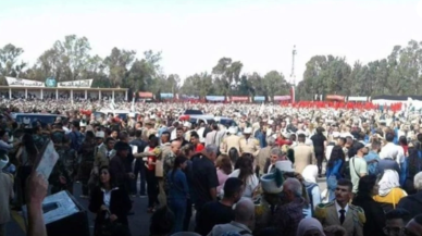 Suriye'de askeri törene saldırı! En az 50 kişi hayatını kaybetti,  onlarca yaralı var