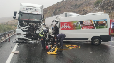 Erzincan’da trafik kazası! Ahmet Özdemir öldü  2 ağır yaralı