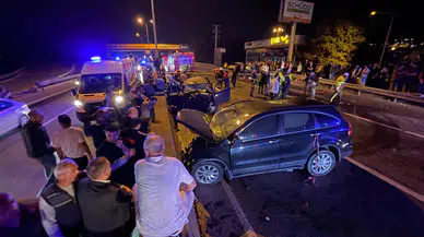 Kocaeli'de otomobille cip çarpıştı: 2 kişi öldü,  7 kişi yaralandı