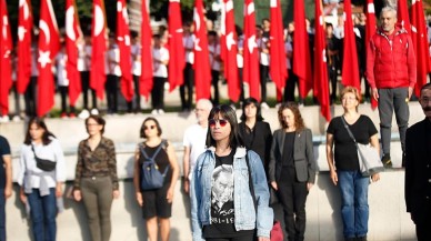 Hiçbir ölüm bu kadar ölümsüz olmadı. İzindeyiz Atam. Büyük Önder Atatürk'ü anıyoruz