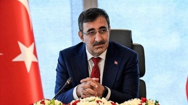 Flaş.. Flaş.. Cumhurbaşkanı Yardımcısı Yılmaz'dan asgari ücret ve emekli zammı açıklaması