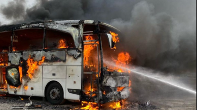 40 Yolcu taşıyordu! Otobüs alevlere teslim oldu