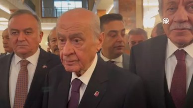 Son dakika! DEM Parti sözcüleri kürsüye çıkınca MHP lideri Bahçeli,  Genel Kurul'u terk etti