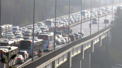İstanbul trafiğini kilitleyen kaza. 8 araç karıştı