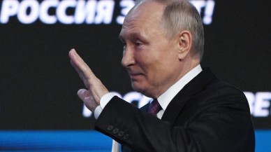 Putin'den flaş karar. Askerlere madalya takarken açıkladı