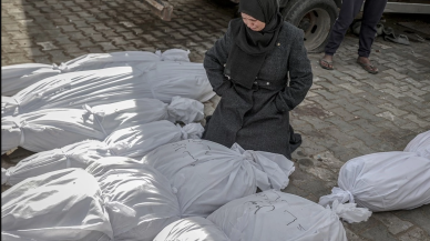 İsrail Gazze'yi havadan vurdu: En az 100 ölü!