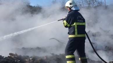 Sinop'ta 5 ev yandı. Reşit ve Münevver Sevimoğlu öldü