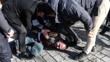 Yapılan zammı beğenmeyen taksiciler İBB binasına saldırdı