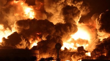 İngiltere ve ABD Yemen'e saldırdı. Husiler karşılık verdiğini açıkladı. Bir savaş daha çıktı