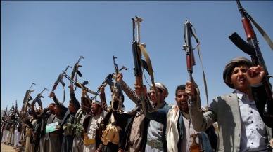 ABD ve İngiltere'nin Yemen'e  düzenlediği saldırıda 5 Husi üyesi öldü!