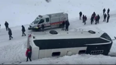 Sivas'ta otobüs kazası: Çok sayıda yaralı var!