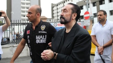 Adnan Oktar'ın cezaevinde çekilen yeni fotoğrafları ortaya çıktı!