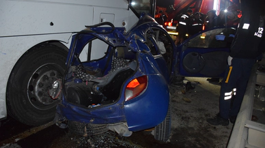 İzmir'de yolcu otobüsünün çarptığı otomobildeki Abdullah Demir öldü