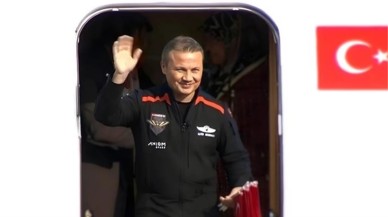 Alper Gezeravcı Türkiye'de! Basın toplantısında uzayda neler yaşadığını anlattı!