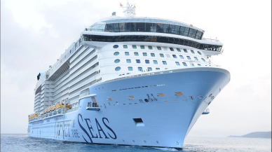 Dünyanın en büyük kruvaziyer gemisi Kuşadası’nda!