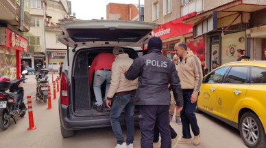 Bursa'da Suriyeli ev sahibi daireyi Faslı'ya kiraladı. Faslı da Mısır,  Fas ve Suriyeli 10 kişiye kiraladı