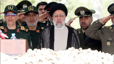 Cumhurbaşkanı Reisi ''İran,  İsrail'e gücünü gösterdi''