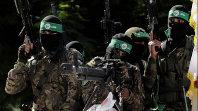 Kassam Tugayları İsrail askerlerini kendi silahlarıyla vurdu! Çok sayıda ölü