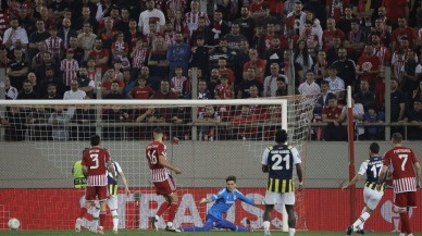 Fenerbahçe Olympiakos maçında geri döndü. 5 gollü müthiş maç