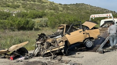 Balıkesir'de feci kaza. Uzman Çavuş Ali Rıza kamalak ağır yaralandı. eşi Kevser Kamalak ve oğlu öldü