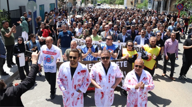 Türkiye genelinde eğitimciler  iş bırakarak sokağa indi! Öldürülen meslektaşları için ses yükselttiler