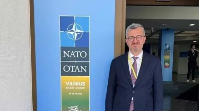 Burhanettin Duran kimdir?