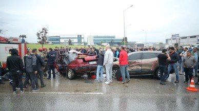 Bursa'da feci kaza: Sedat Sungur ve Hasan Alper öldü. Necati Turan yaralandı