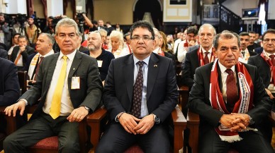 Dursun Özbek Süheyl Batum'a fark attı