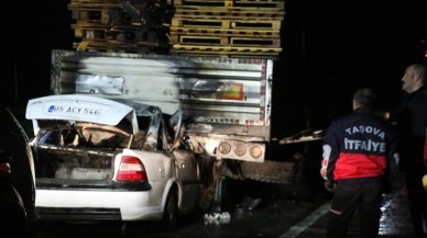 Amasya'da TIR'a çarpan otomobil yandı: Olcay Çöl öldü