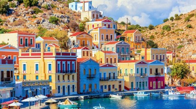 Ünlü televizyon sunucusu Yunanistan'ın turistik adasında ölü bulundu