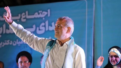 İran'da reformcular kazandı. Cumhurbaşkanı Mesud Pezeşkiyan oldu