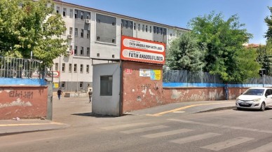 KPSS'den çıkan Rabia parkta ağacın alına otururken başından vuruldu