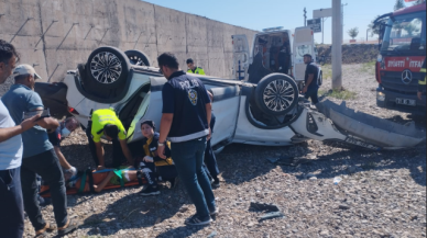 Kontrolden çıkan araç yüksekten düştü: 1'i ağır 5 yaralı!