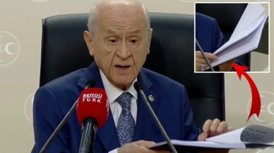 MHP Lideri Bahçeli,  154 kişilik listeyi kameraya gösterdi: 'Bunlarla hesaplaşacağız'