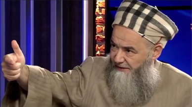 Cübbeli Ahmet'in Burberry sarığı soruldu:  Verdiği yanıt gündem oldu!