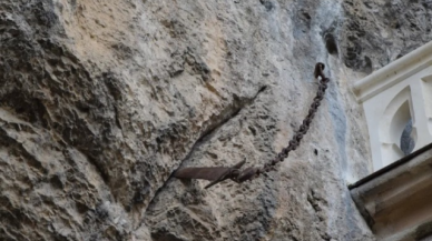 Fransa'da  ''Excalibur'' olarak bilinen antik kılıç gizemli şekilde kayboldu!