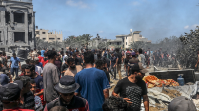 İsrail güvenli bölge ilan ettiği El-Mevasi'ye saldırdı: En az 71 ölü