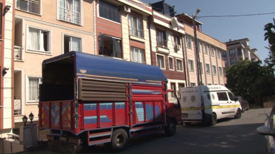 İstanbul'da feci olay: Eşi ve çocuklarını bıçakladı!