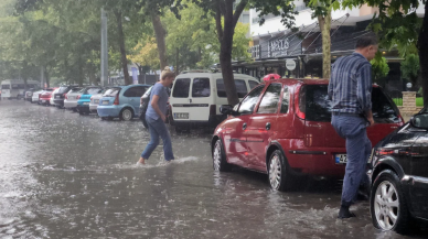 Konya'da sağanak yaşamı olumsuz etkiledi!