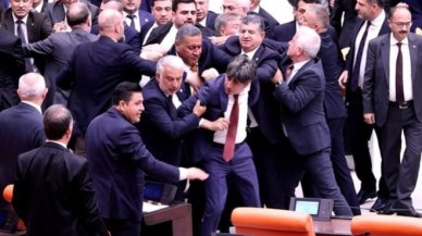 Meclis'te ortalık karıştı: Yumruklar havada uçuştu!