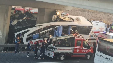 Ankara Polatlı'da otobüs köprüye saplandı: Çok sayıda ölü ve yaralı var