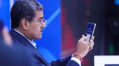 Venezuela'da Devlet Başkanı Maduro canlı yayında Whatsapp'ı sildi,  iki uygulama önerdi!