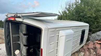 Bolu’da feci kaza: Minibüsle traktör çarpıştı,  15  yaralı