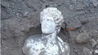 Düzce'de antik kentte 1800 yıllık büst bulundu!