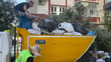 Batman'da  2 katlı evden 20 ton çöp çıktı!