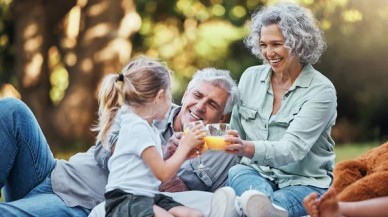 Torunlarla bağ kurmanın yolları: Kuşaklar arası ilişkilere dair tavsiyeler